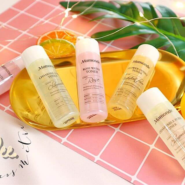 Mamonde Flower Honey Toner 25 ml.  - ปรับสมดุลผิว เติมความชุ่มชื้นให้ผิวนุ่ม  - ผลัดเซลล์ผิวอ่อนโยนลดสิวอุดตัน เผยผิวใหม่กระจ่างใส  - สร้างปราการให้ผิวแข็งแรงและยืดหยุ่น  - ต่อต้านอนุมูลอิสระ