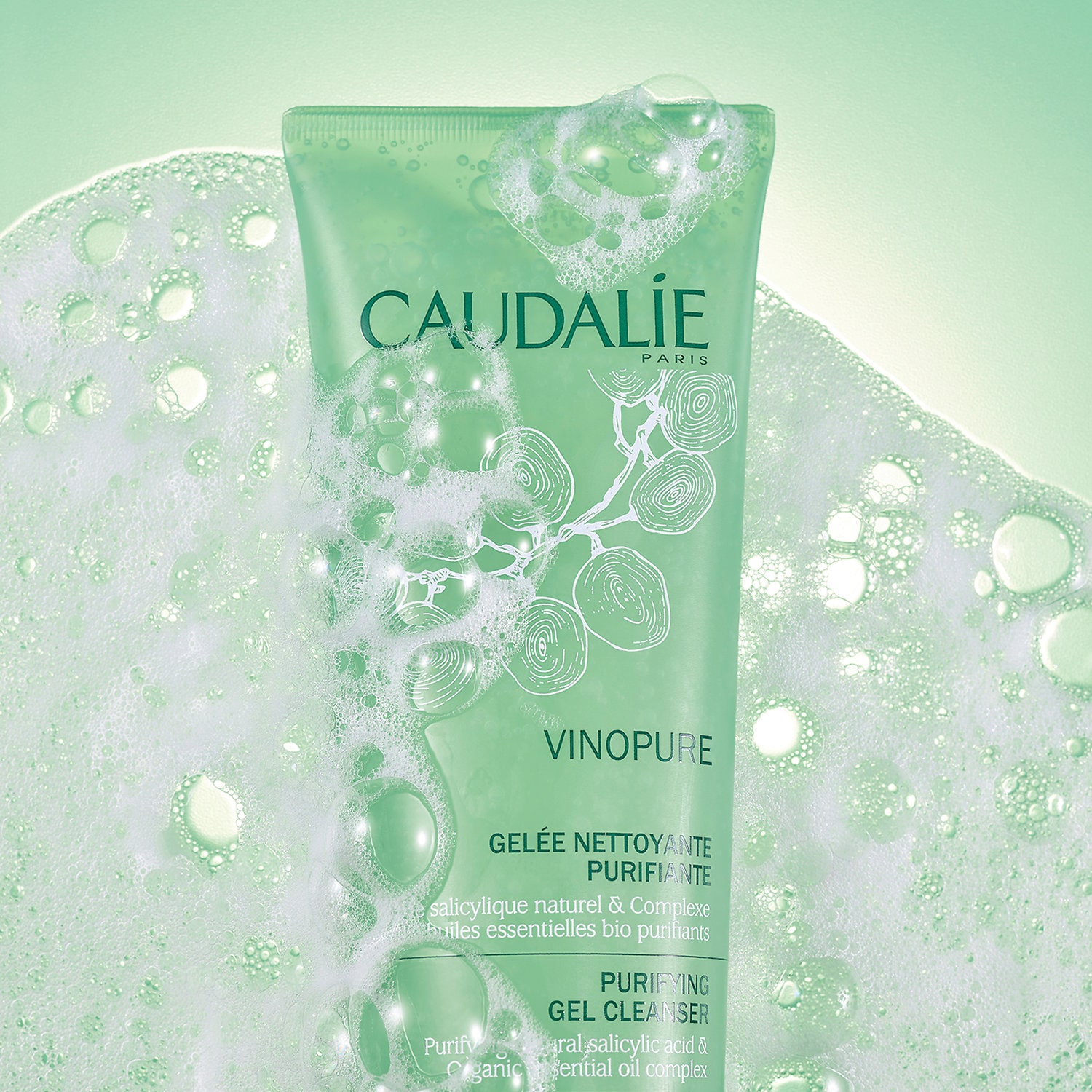 Caudalie Purifying Gel Cleanser 15 ml  คลีนเซอร์ที่ช่วยทำความสะอาดรูขุมขนอย่างล้ำลึก ด้วยคุณค่าจากกรดซาลิไซลิคจากธรรมชาติ 100% ช่วยให้รูขุมขนแลดูกระชับ ขจัดสิวและความมันอย่างอ่อนโยน