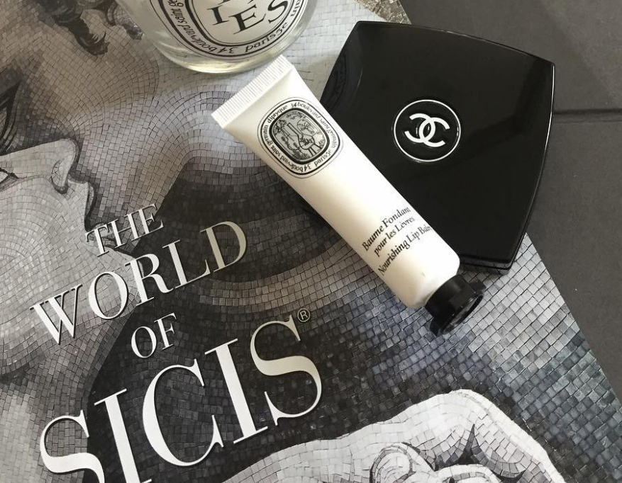 Diptyque Nourishing Lip Balm 15 ml ลิปบาล์มบำรุงอุดมไปด้วยแว็กซ์จากดอกกุหลาบ